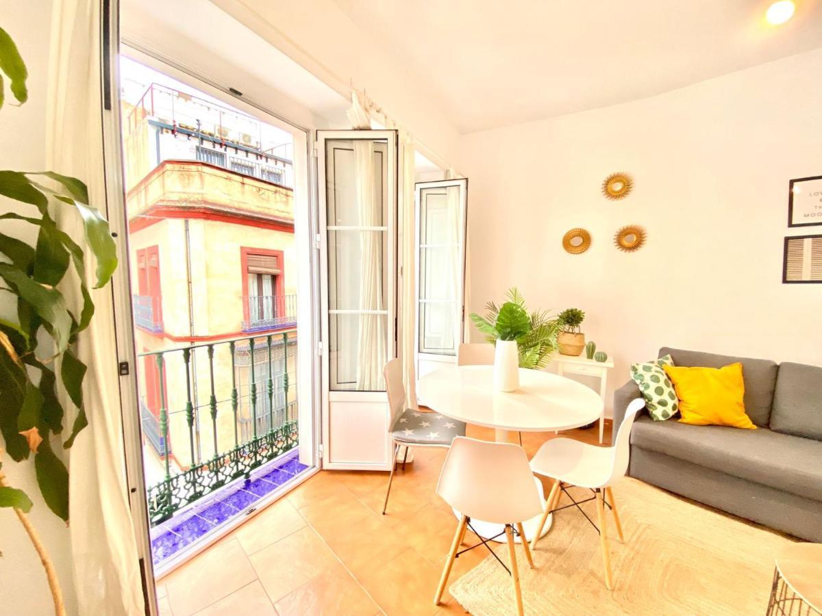 Comfortable Studio Old Town, Parking Optional Seville Exterior photo