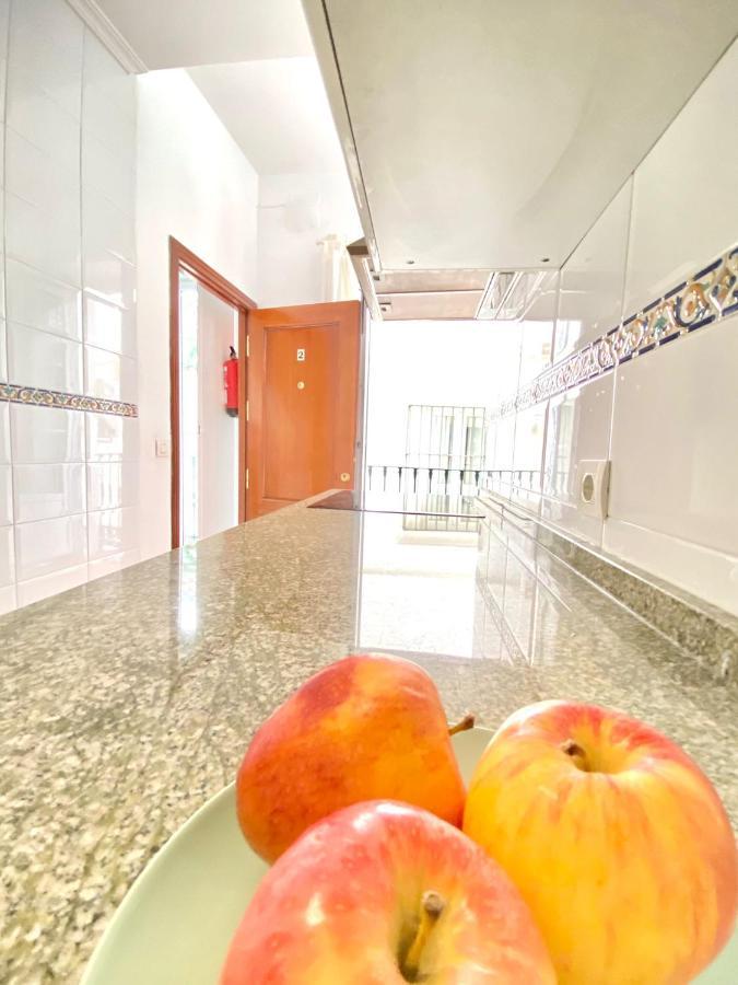 Comfortable Studio Old Town, Parking Optional Seville Exterior photo