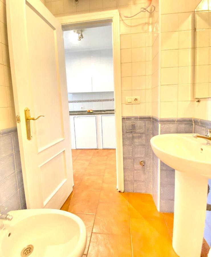 Comfortable Studio Old Town, Parking Optional Seville Exterior photo